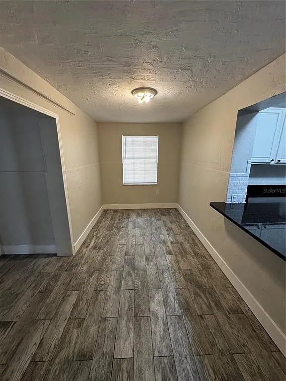 3 bed, 2.0 bath, 2326 sqft, $3,099 — Photo 4