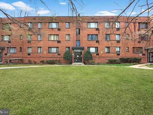 4731 1st St SW APT 303, Washington, DC 20032