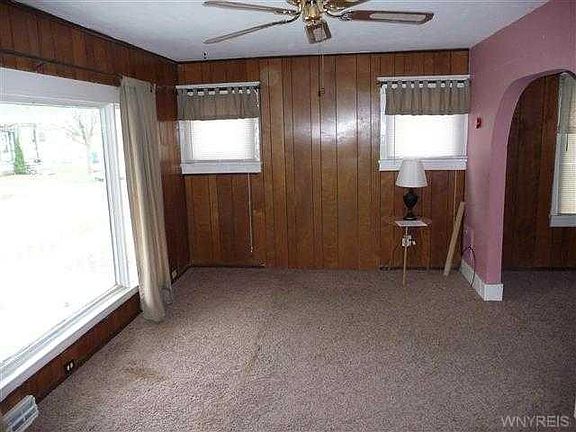 3rd image of 36 Pries Ave