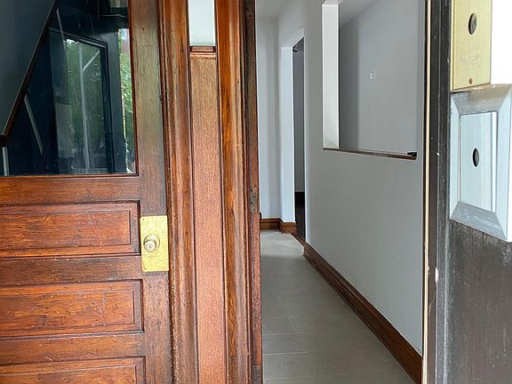 2nd image of 4923 S Vincennes Ave APT 1