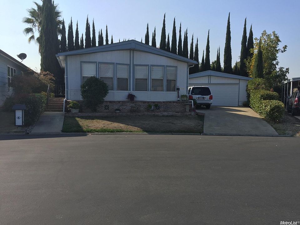 1st image of 132 Kaseberg Dr