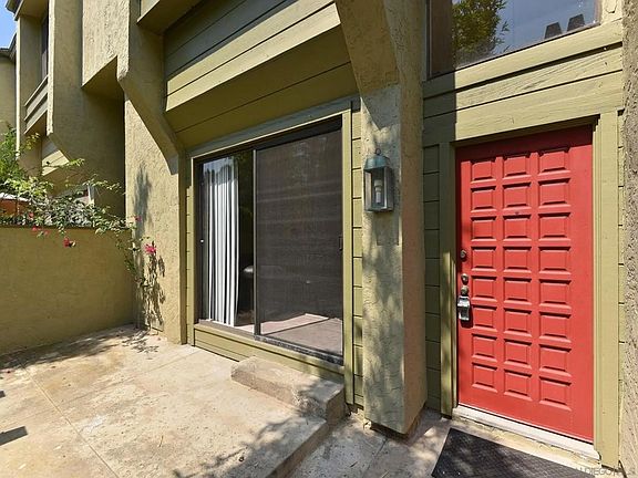 5th image of 3211 Caminito Eastbluff Unit 9