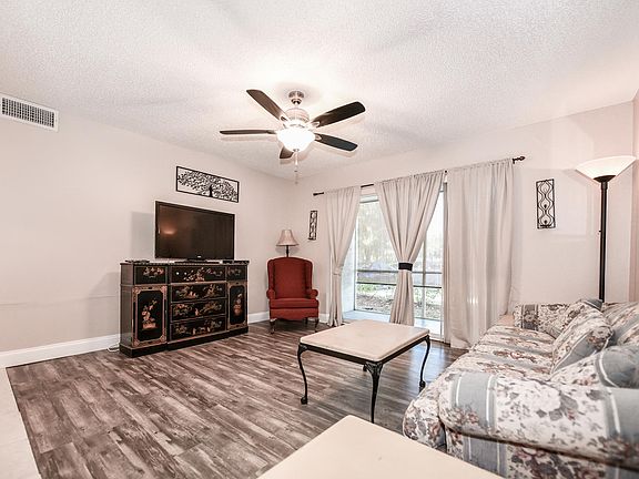 4th image of 2500 SE Anchorage Cove #101-D1