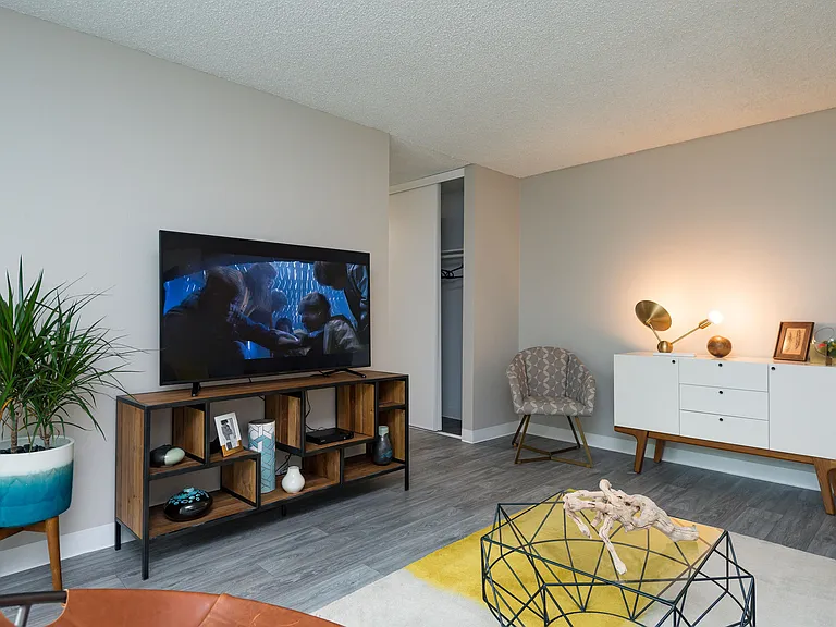 Hidden Oaks Apartments — Photo 7