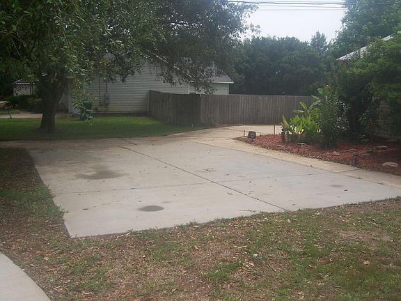 4th image of 2039 Vizcaya Dr