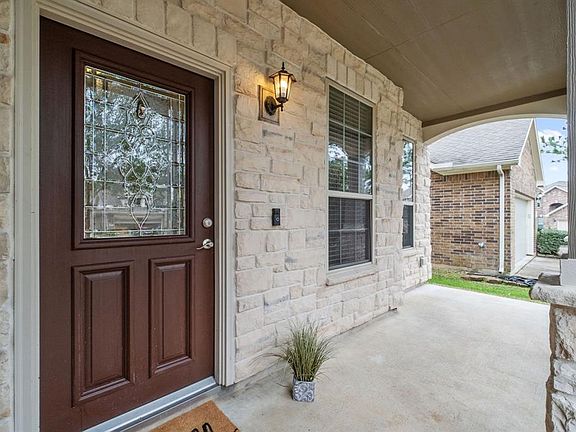 4th image of 102 N Hawkhurst Cir