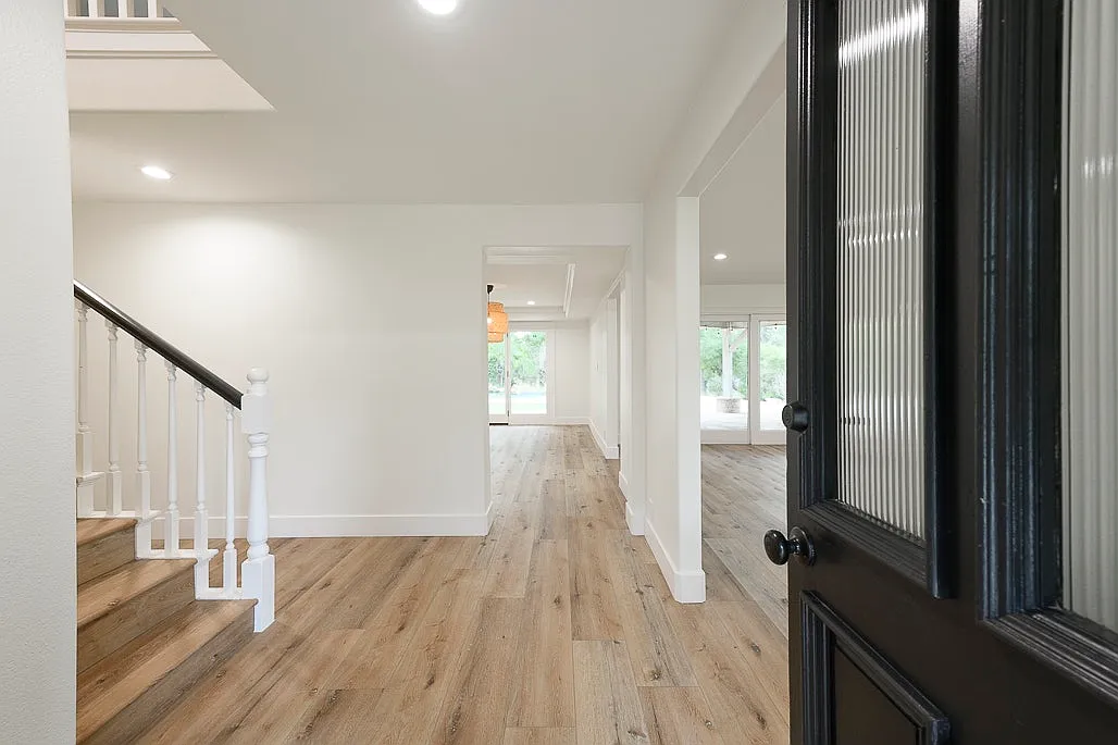 26038 Trana Circle — Photo 4