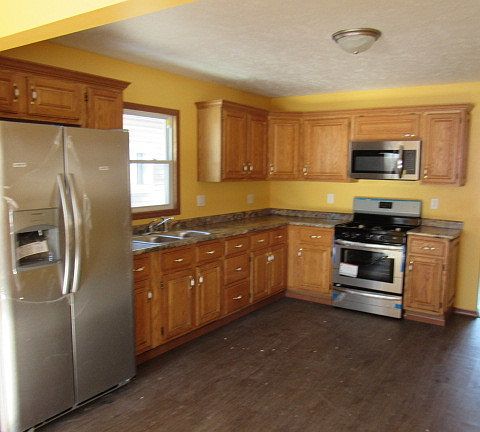 3rd image of 2912 Lawndale Ave