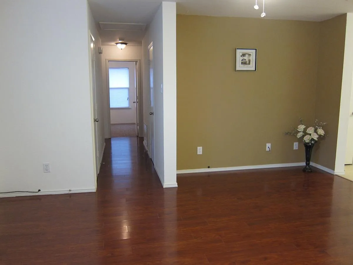 3 bed, 1478 sqft, $2,095 — Photo 3