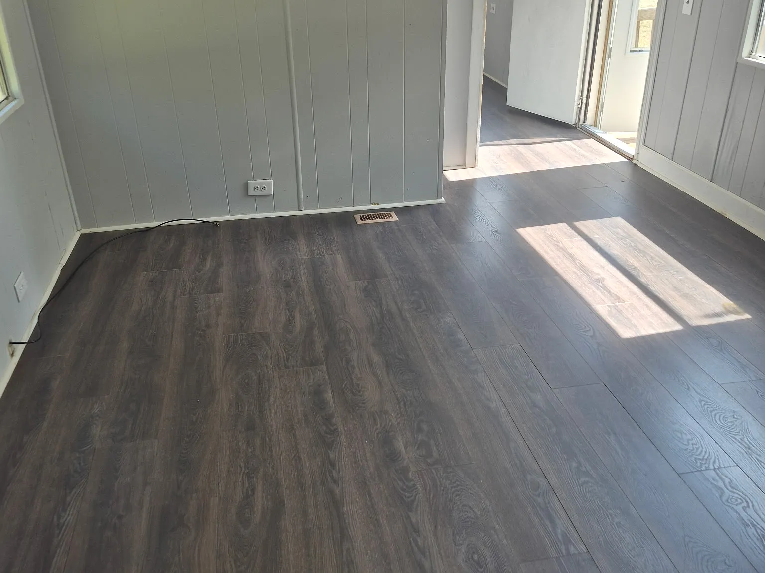 2 bed, 1100 sqft, $900 — Photo 2