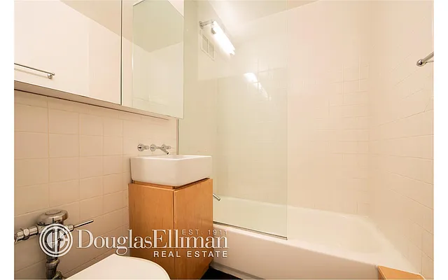 Rented by Douglas Elliman | media 22