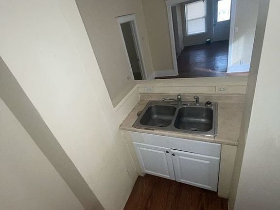 4th image of 1356 W 91st St