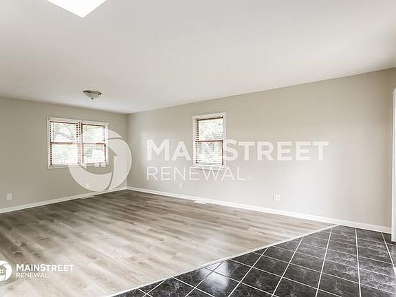 3rd image of 6014 Crooked Creek Dr