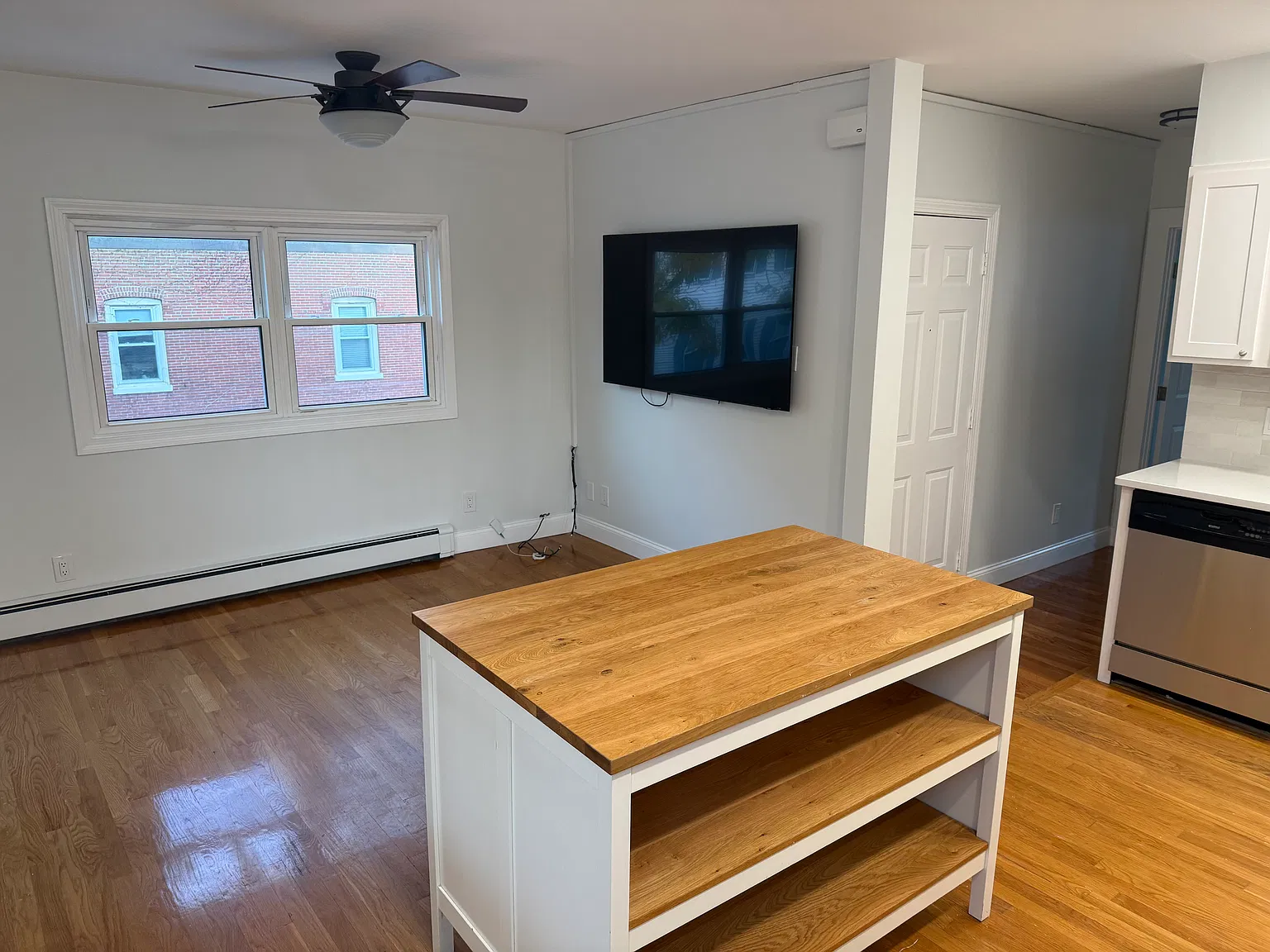 1 bed, 557 sqft, $2,800 — Photo 1