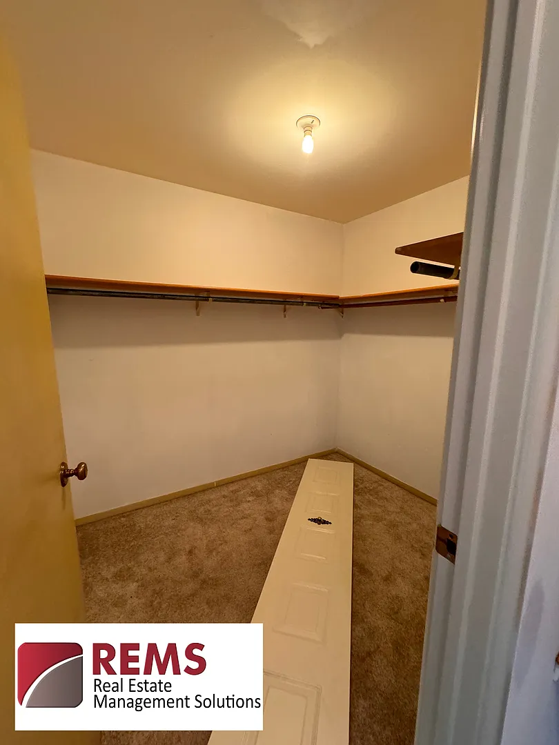 517 East Cook Street — Photo 3