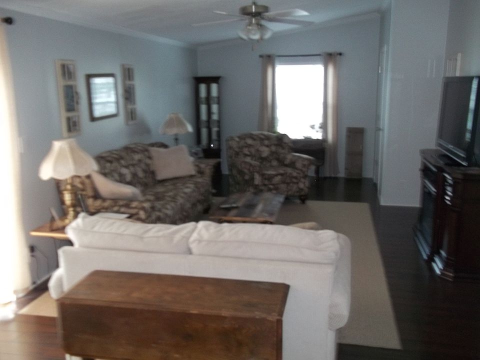 1st image of 341 Sunset Dr