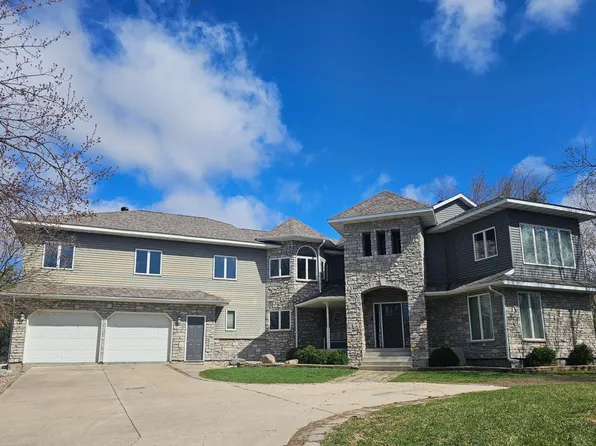 1209 Lewis Ave SW, Hutchinson, MN 55350