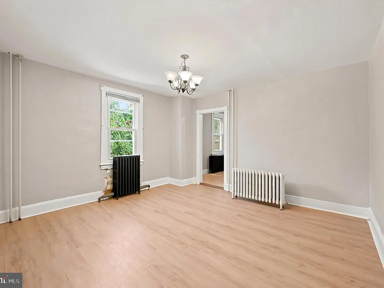729 Haverford Rd — Photo 14
