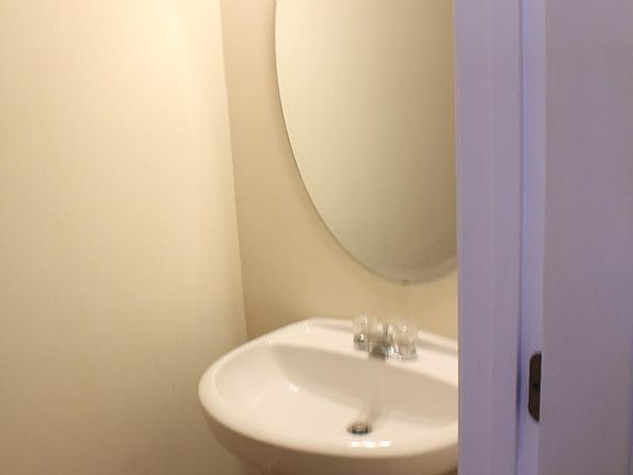 Powder Room_Down stairs