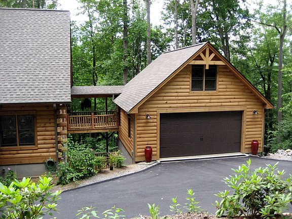 Breezeway to Garage