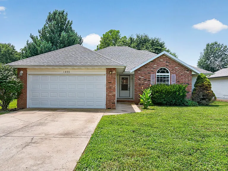 1006 W Cobblefield Way — Photo 1