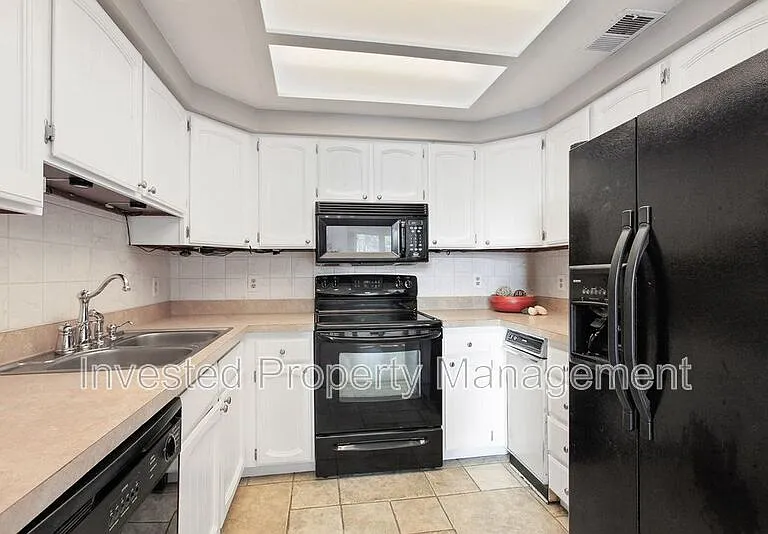 6453 S Havana St #B — Photo 7
