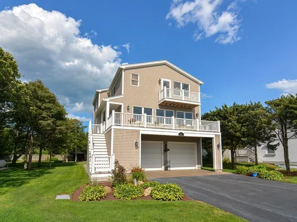 45 Balsam St, Fairhaven, MA 02719
