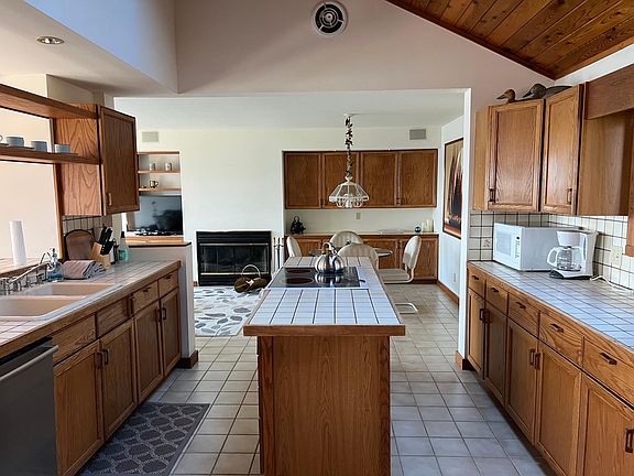 5th image of 3188 Wabanaki Trl