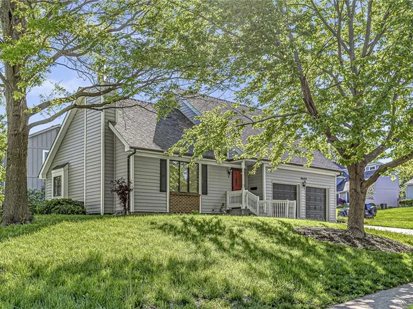 14600 Brentwood Dr, Lenexa, KS 66215