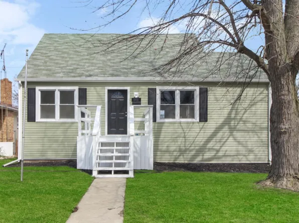 2621 173rd St, Hammond, IN 46323
