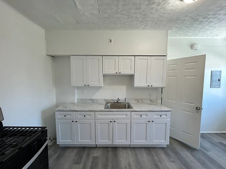2232 W 103rd St — Photo 24