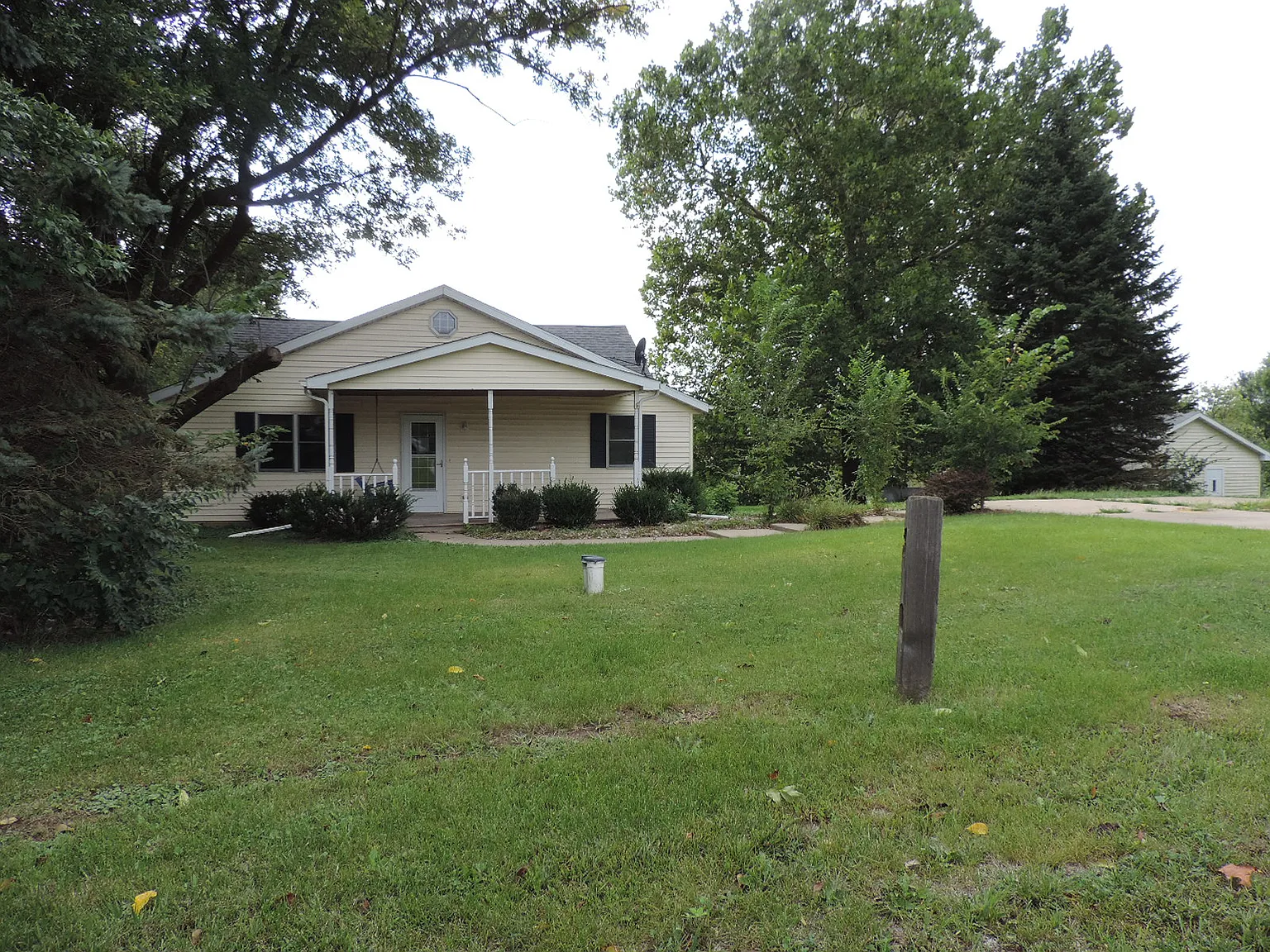 2281 Karl Ln photo 1