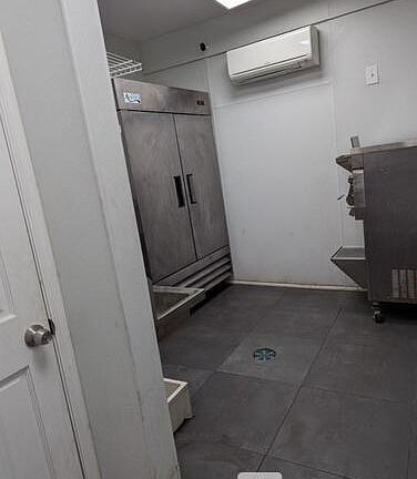 3rd image of 701 Kings Hwy