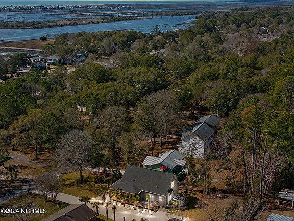 3rd image of 523 Great Oak Circle