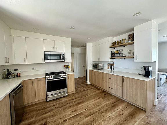 5th image of 2416 W 164th St