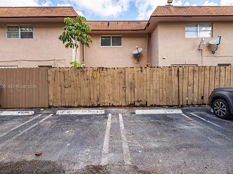 7920 Kimberly Blvd #305 — Photo 31
