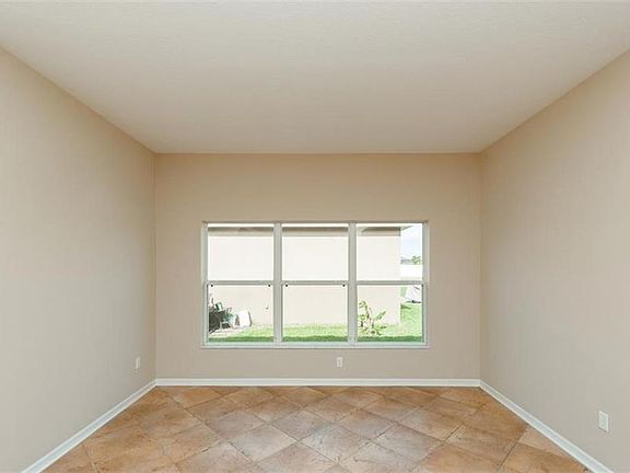 3rd image of 404 York Dale Dr