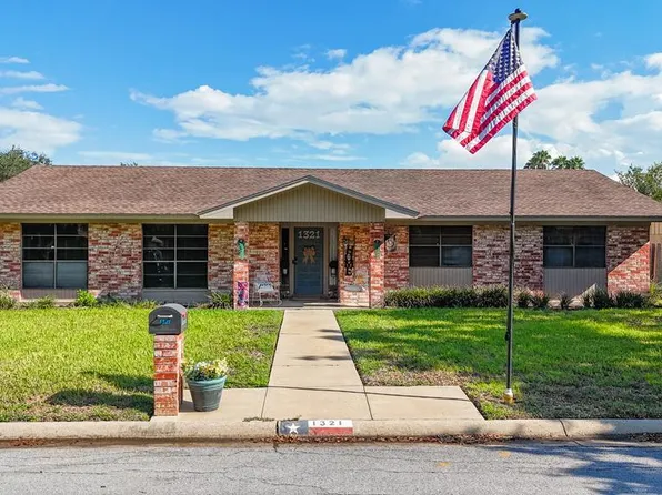 1321 Pine Ct, Harlingen, TX 78550