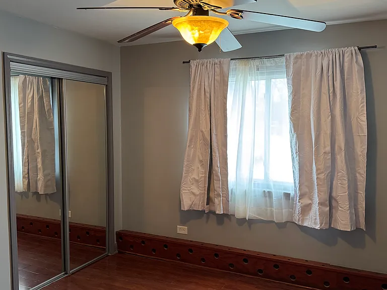 9S060 Lake Dr #12-102 — Photo 8