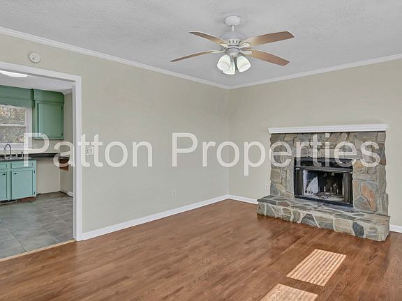 5th image of 1105 Lake Shire Dr