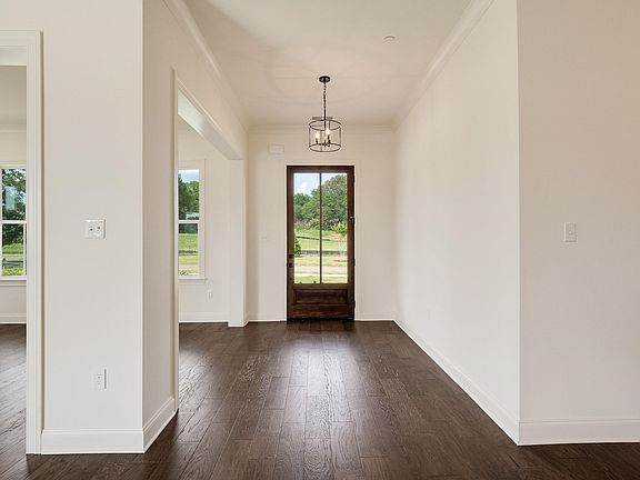 2nd image of 2155 N Greenbrier Lakes Blvd