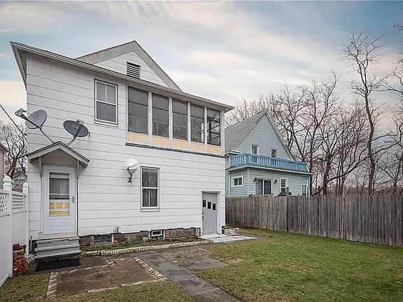 5th image of 1637 Holmden Ave #1