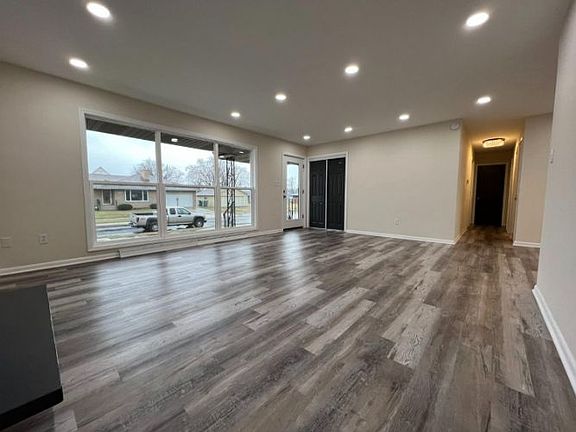 4th image of 1310 Orchard Dr