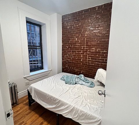 5th image of 350 E 67th St #7B