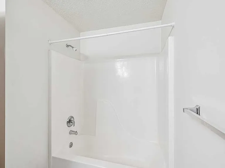 Northbrook Apartments — Photo 112