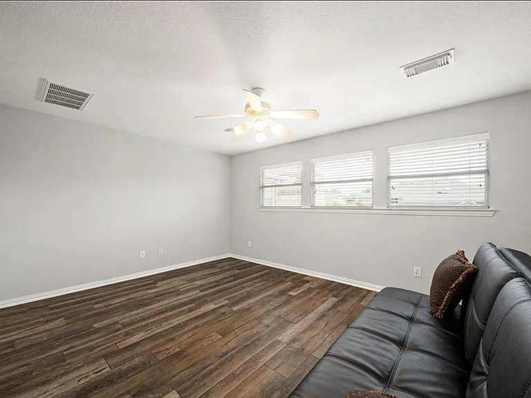 5923 Dillon Creek Ln — Photo 20