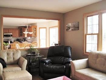 3rd image of 8299 Goldfinch Dr