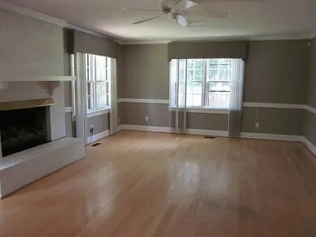 403 Greenwood Dr — Photo 5