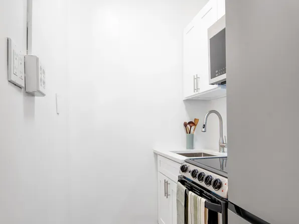 390 West End Avenue 1DN image 3 of 4