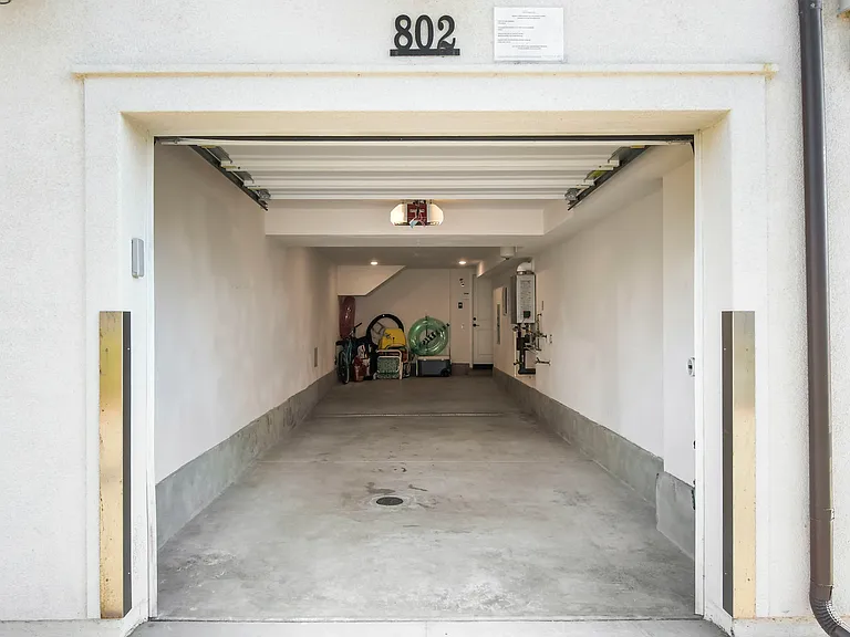 802 Santa Barbara Pl — Photo 34